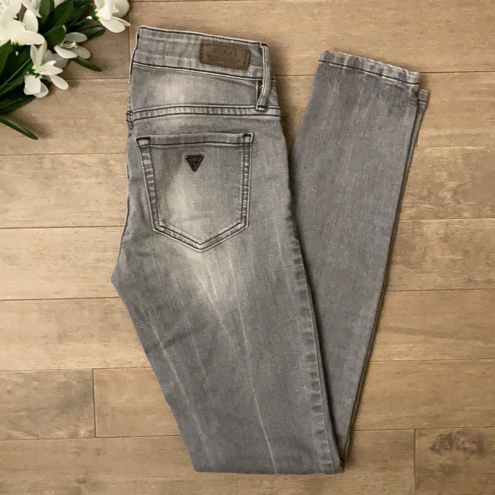 Guess Mid-Rise Power Curvy Jeans in Whirlwind Wash